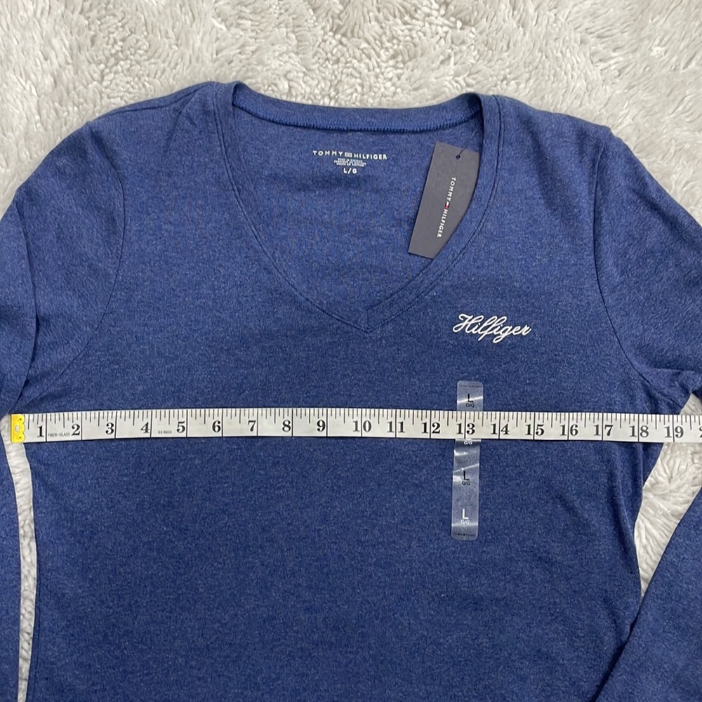 NWT Tommy Hilfiger V-Neck Blue T-Shirt- Size L - Picture 4 of 8